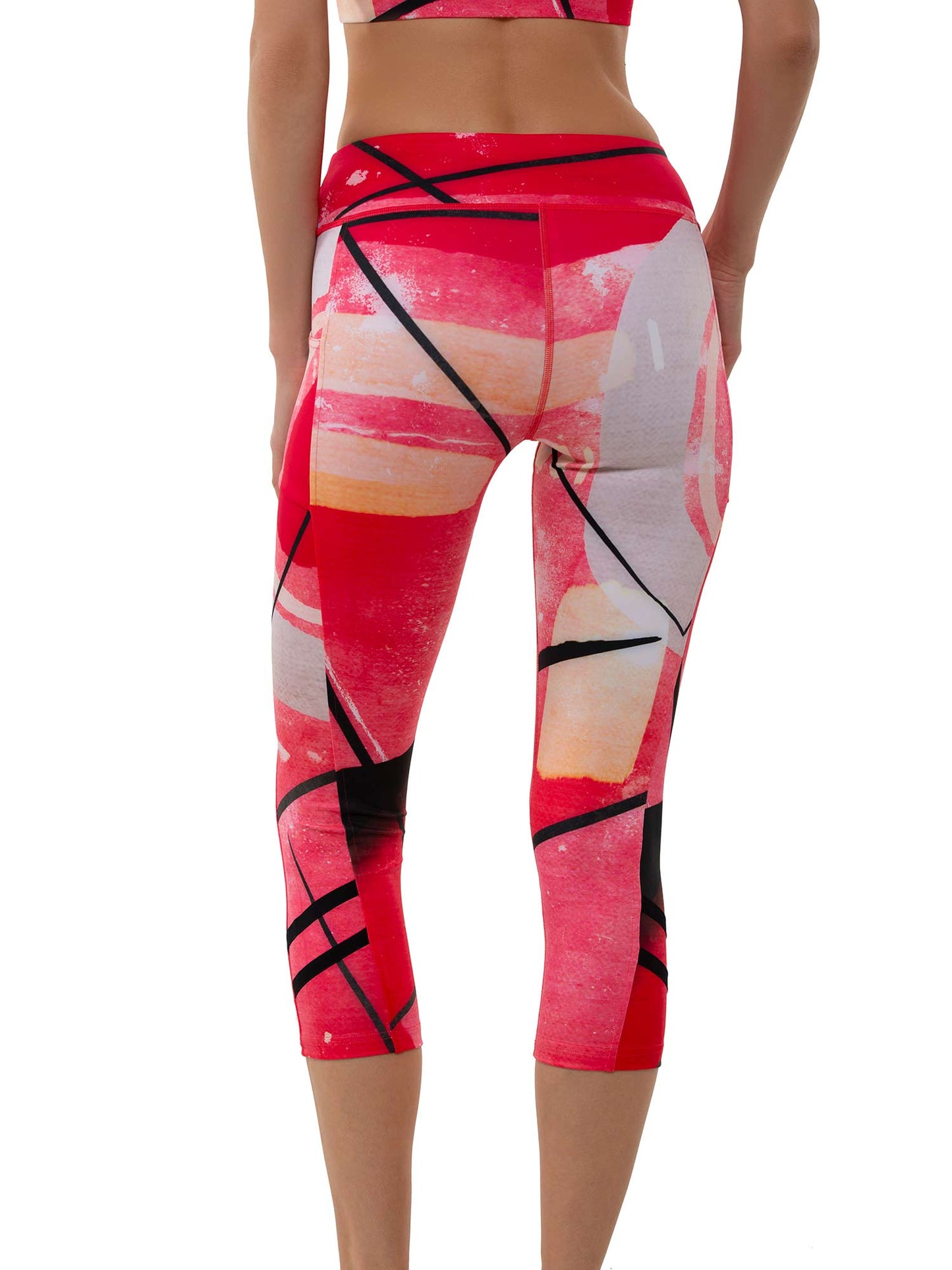 ELLE CAPRI | Performance Compression Leggings with Pockets