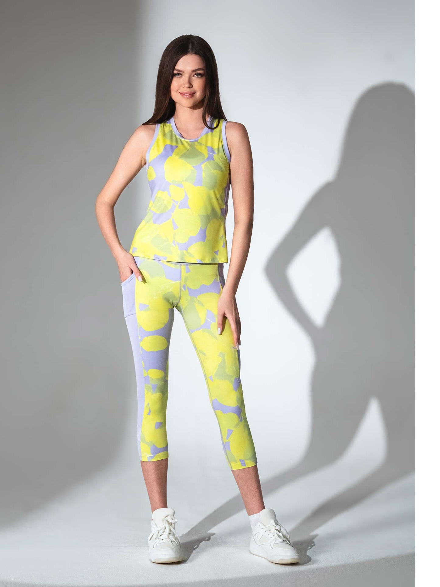 ELLE CAPRI | Performance Compression Leggings with Pockets