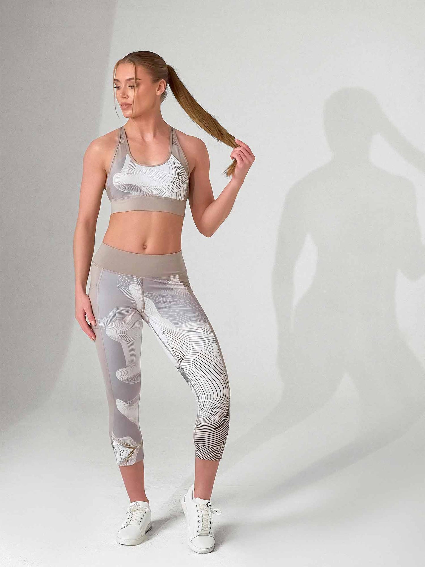 ELLE CAPRI | Performance Compression Leggings with Pockets