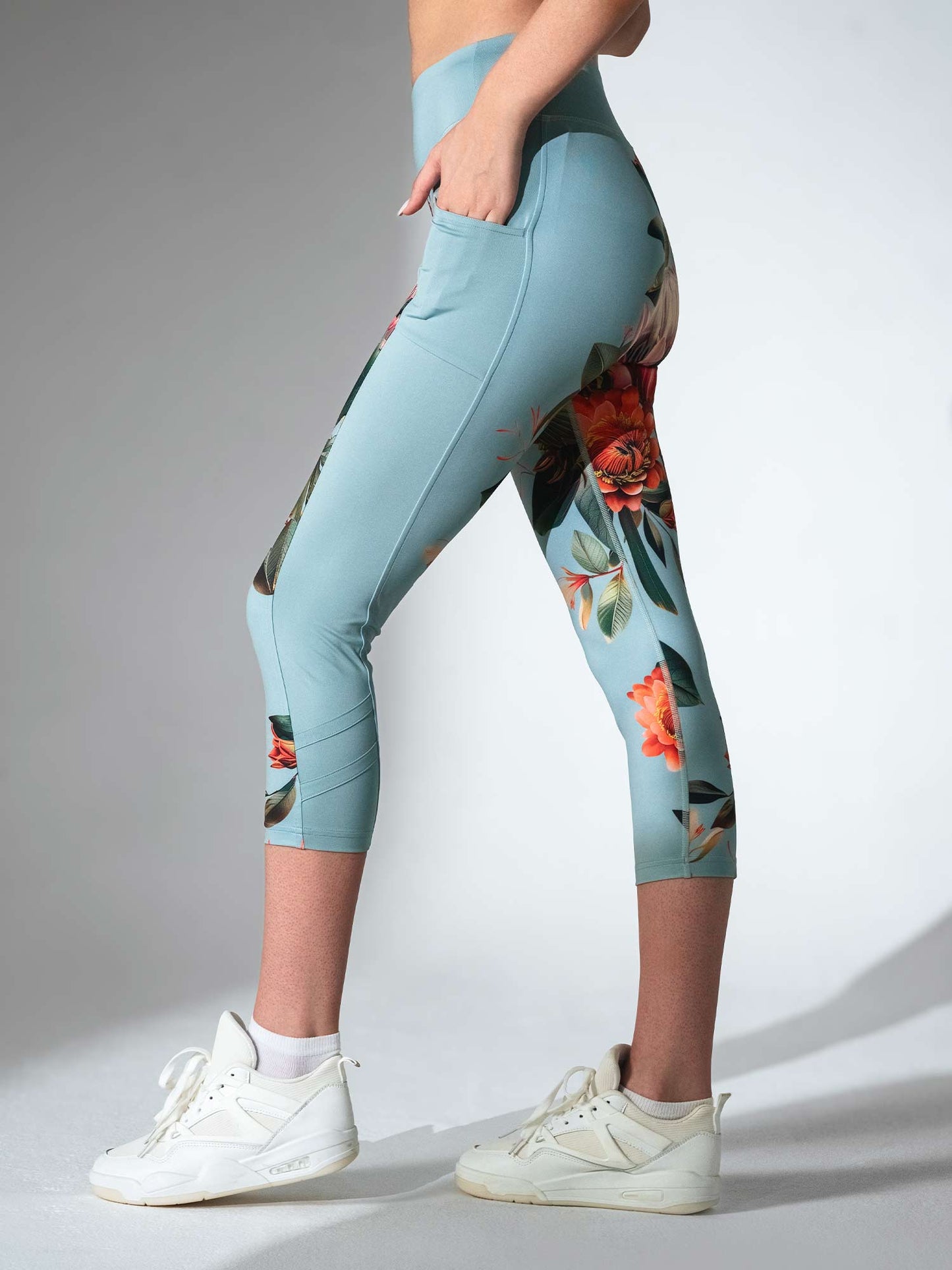 ELLE CAPRI | Performance Compression Leggings with Pockets