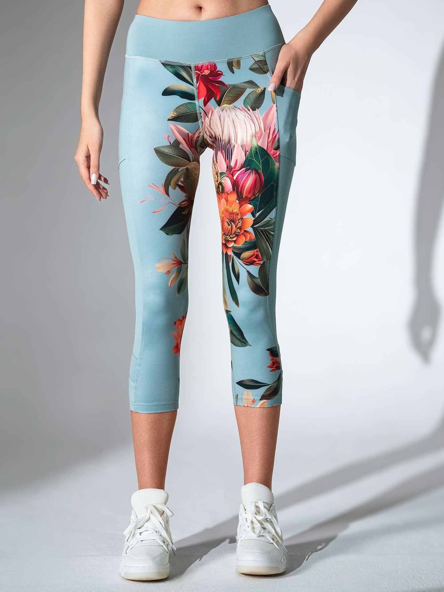 ELLE CAPRI | Performance Compression Leggings with Pockets